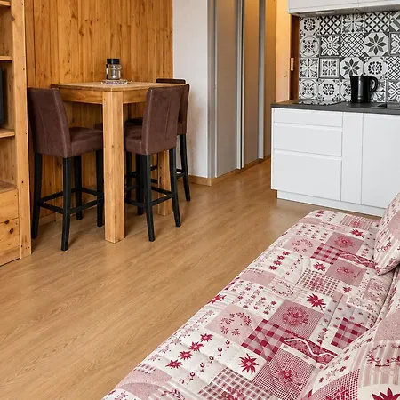 Confortable, Aux Pieds, Proche Centre, Balcon Privé - Fr-1-688-44 Apartamento