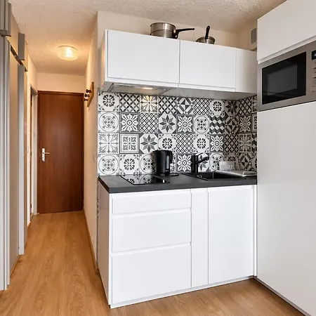 Confortable, Aux Pieds, Proche Centre, Balcon Privé - Fr-1-688-44 Apartamento *