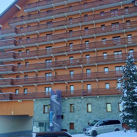 Confortable, Aux Pieds, Proche Centre, Balcon Privé - Fr-1-688-44